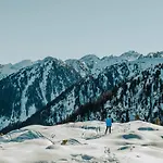 Hostel Mountain & *