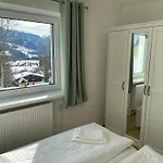 Hostel Mountain & *