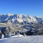 Mountain & Hostel *