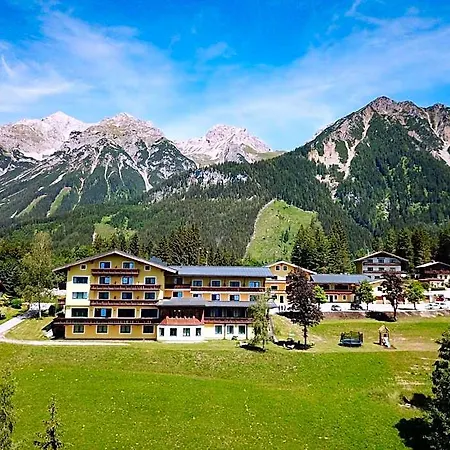 Mountain & Albergue