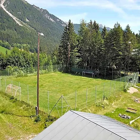 Albergue Mountain & *