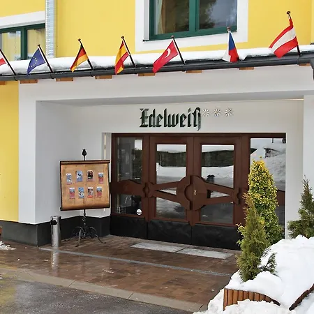 Mountain & * ラムサウ・アム・ダッハシュタイン