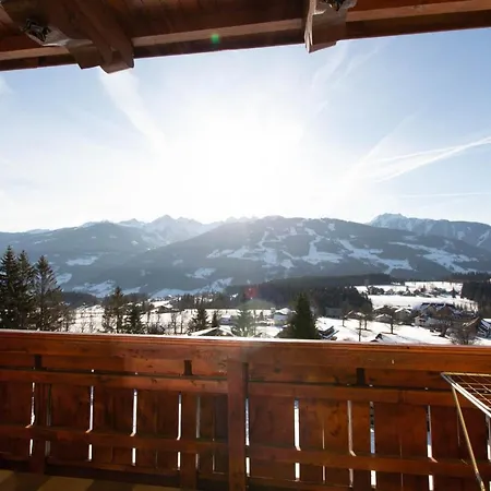 Albergue Mountain & *